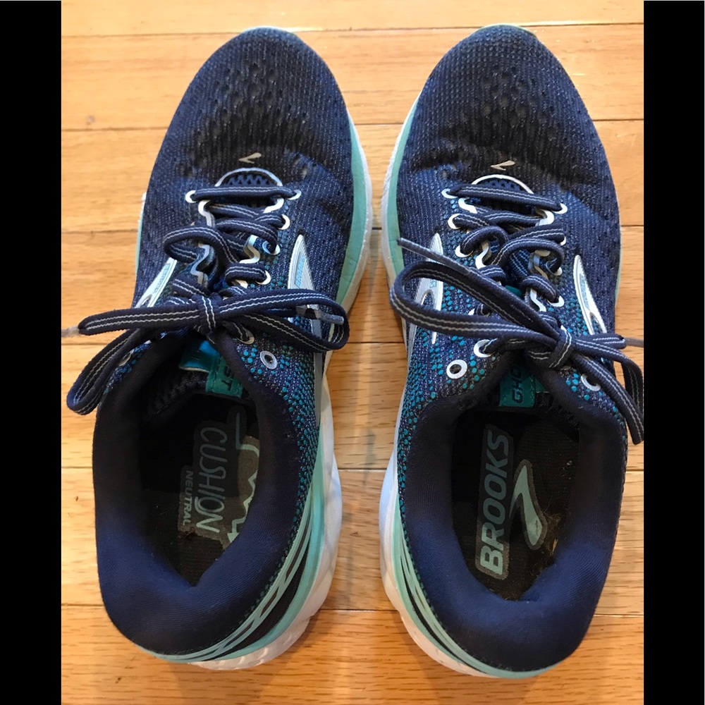 Brooks  Ghost  women’s shoes  EUC